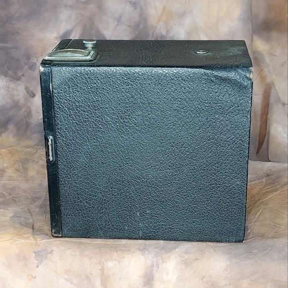 Vintage Kodak Brownie Target Six-16 Camera Untested - Picture 2 of 6